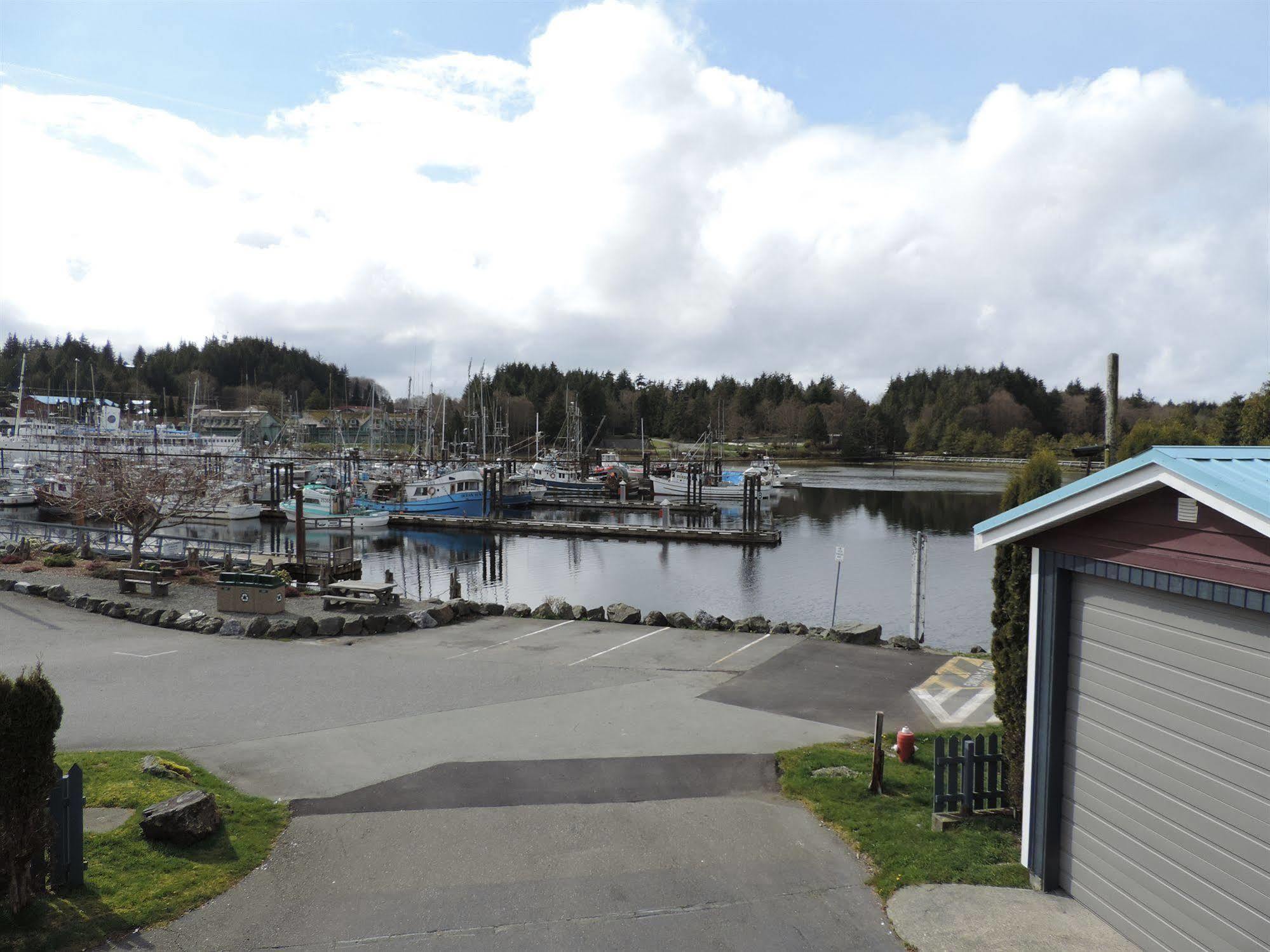 Bayshore Waterfront Inn Ucluelet Eksteriør billede