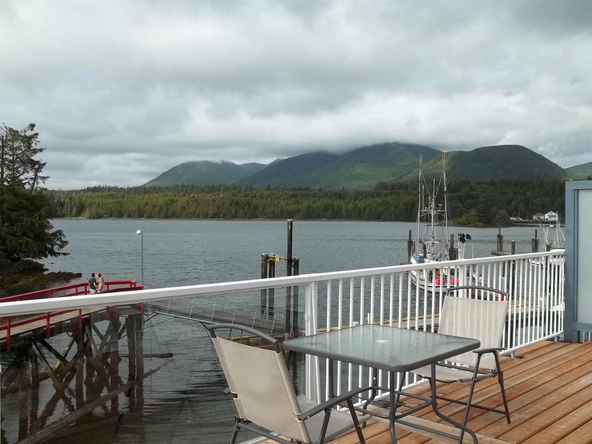 Bayshore Waterfront Inn Ucluelet Eksteriør billede